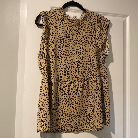 Woman’s top - Picture 1 of 2